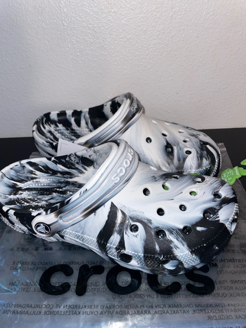 CROCS Classic Marble Clog - Picture 4 of 13
